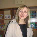 Vaikų literartūros skyriaus vedėja Raminta Liubelionienė, 2005 m. Fot. Laimutė Kraukšlienė.