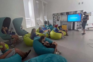 Stovykladieniai bibliotekoje